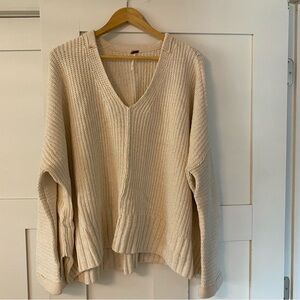 Free People Cream V-Neck Chunky Knit Pullover